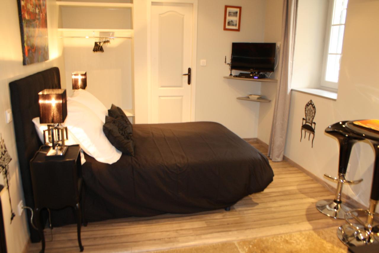 Relais Du Destin Hotel Vertrieu ภายนอก รูปภาพ