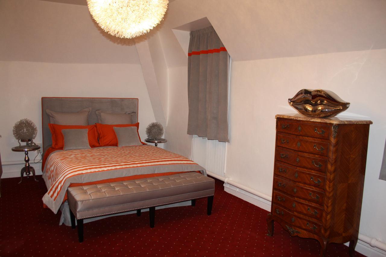 Relais Du Destin Hotel Vertrieu ภายนอก รูปภาพ