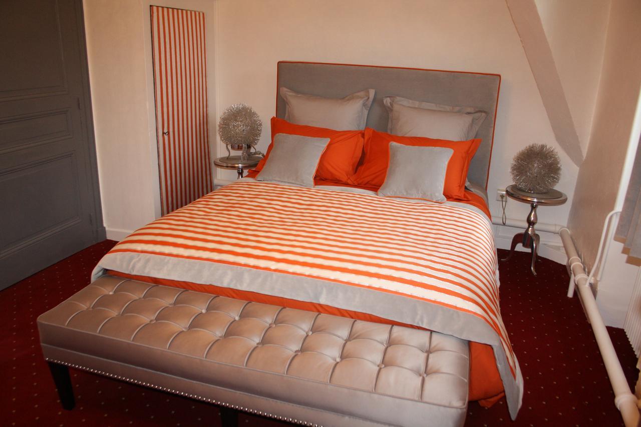 Relais Du Destin Hotel Vertrieu ภายนอก รูปภาพ